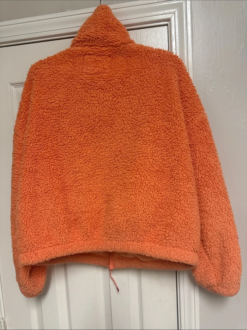 American Eagle. This Feels Seriously HUGGABLE Cozy Orange Sherpa Zip-Up Jacket - Picture 8 of 14
